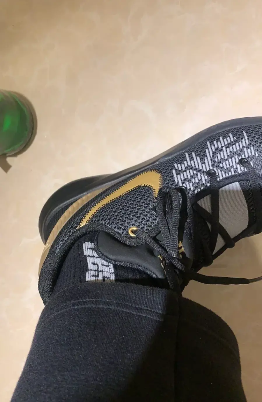 Alternative view of Giày Nike Kyrie Flytrap 2 EP 'Metallic Gold' AO4438-002