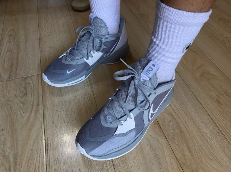 Alternative view of Giày Nike Kyrie Low 5 TB 'Silver' DO9617-001