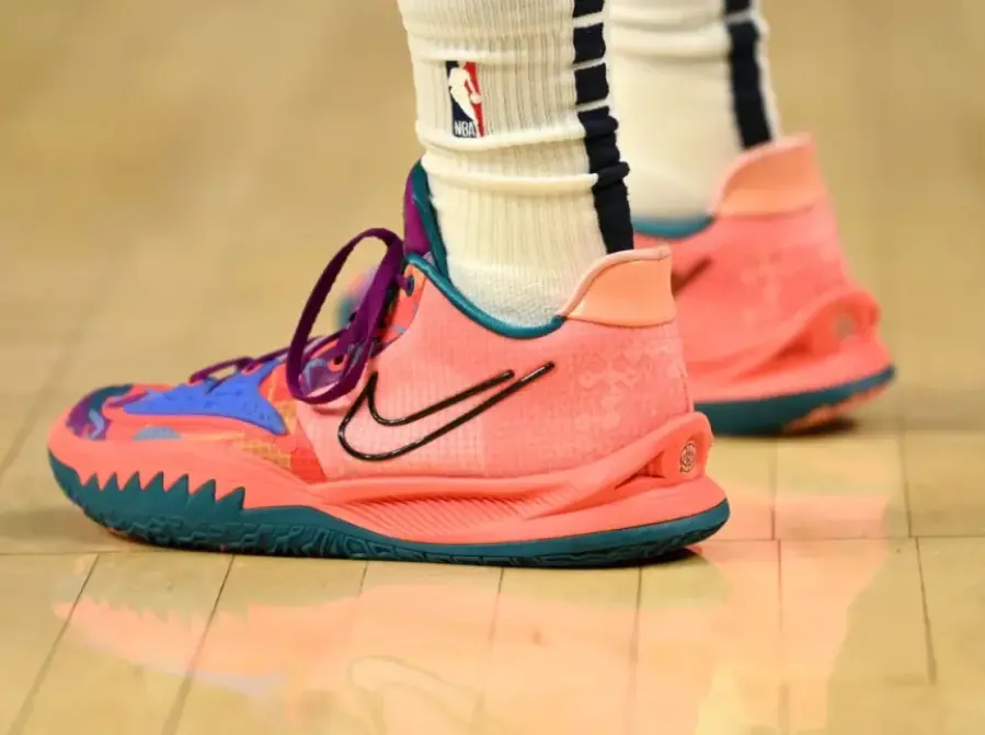 Giày Nike Kyrie 4 Low 'Bright Crimson' CW3985-600 - Ảnh 3