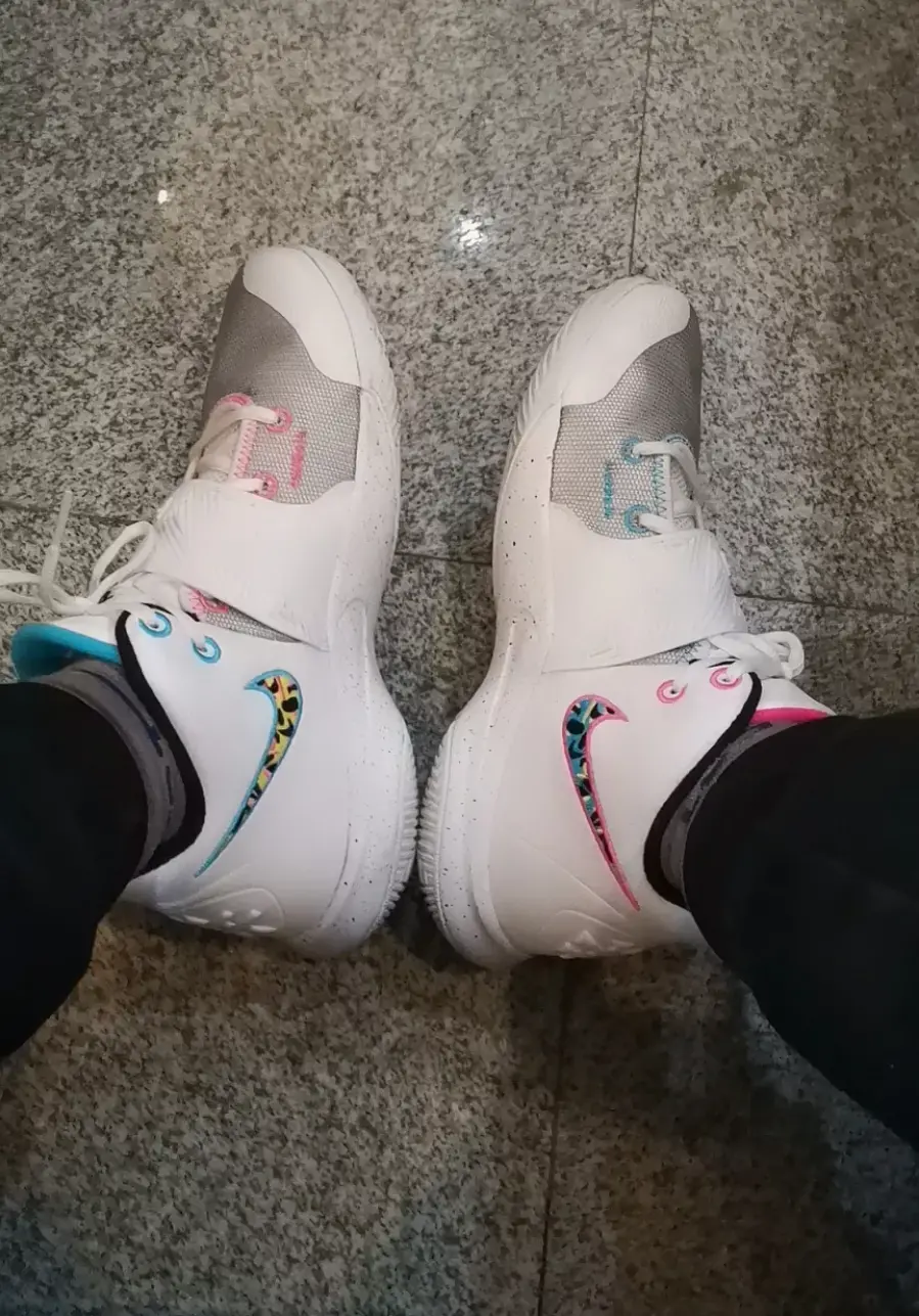 Alternative view of Giày Nike Kyrie Flytrap 3 'South Beach' CD0191-104