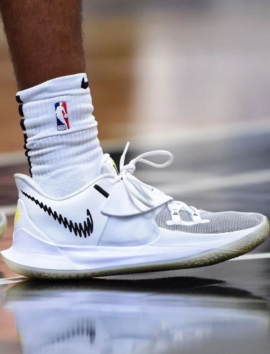 Giày Nike Kyrie Low 3 EP 'White Black Glow' CJ1287-100 - Ảnh 3