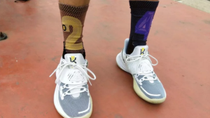 Alternative view of Giày Nike Kyrie Low 3 EP 'White Black Glow' CJ1287-100