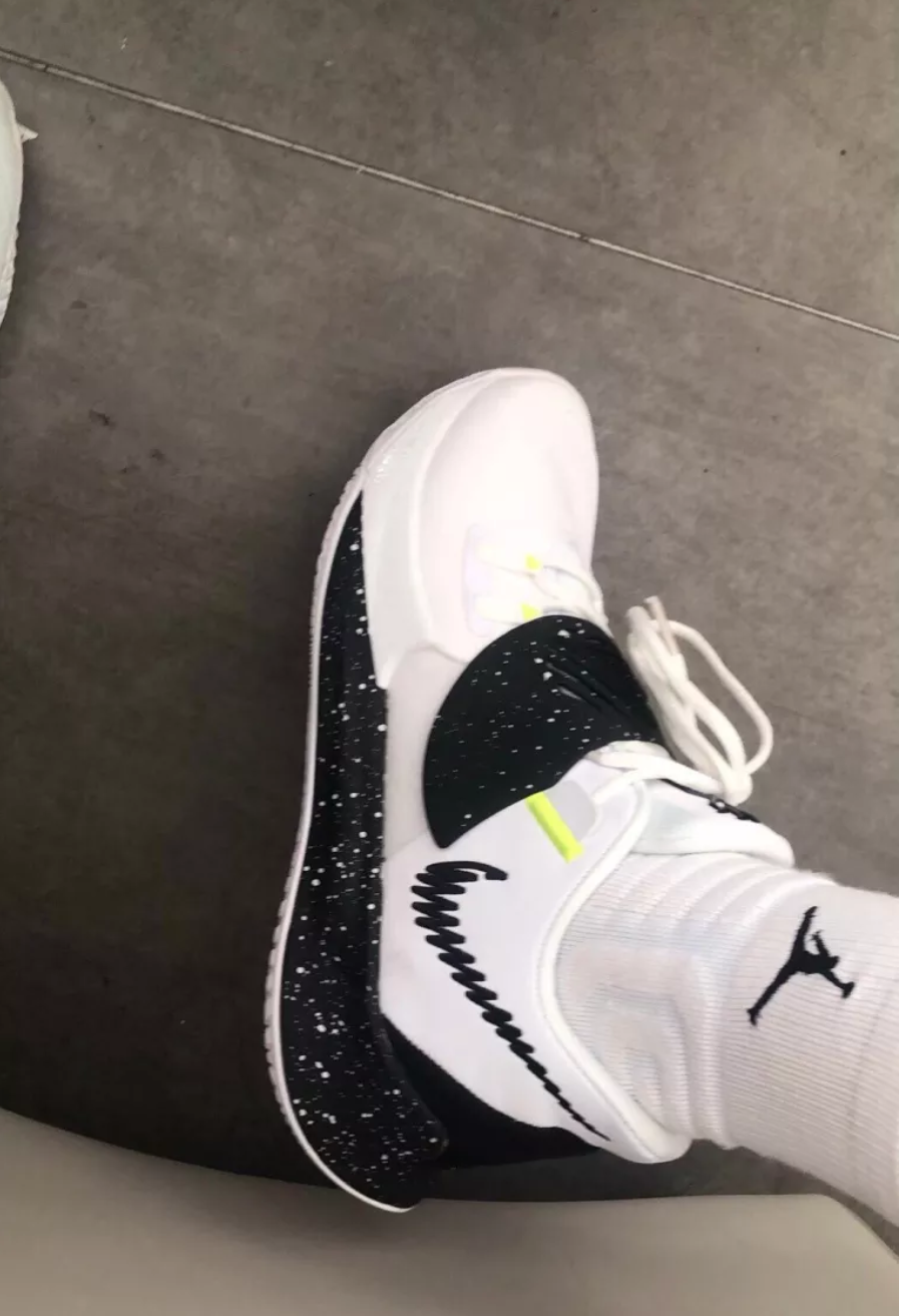 Giày Nike Kyrie Low 3 Team 'White Black' CW6228-101 - Ảnh 3