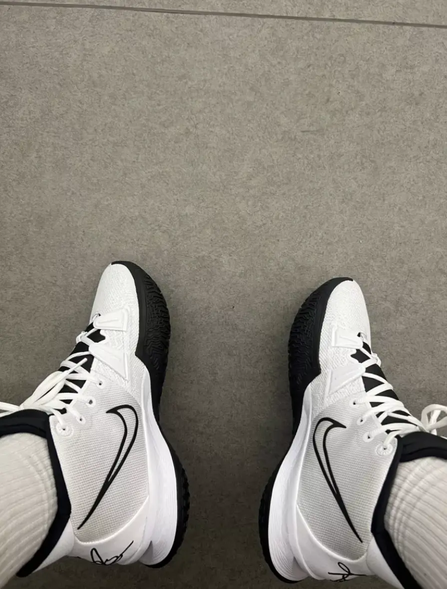 Alternative view of Giày Nike Kyrie 7 TB 'White' DA7767-100