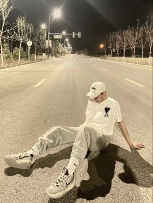 Alternative view of Giày Nike Kyrie 4 Low 'Grey Fog' CW3985-004