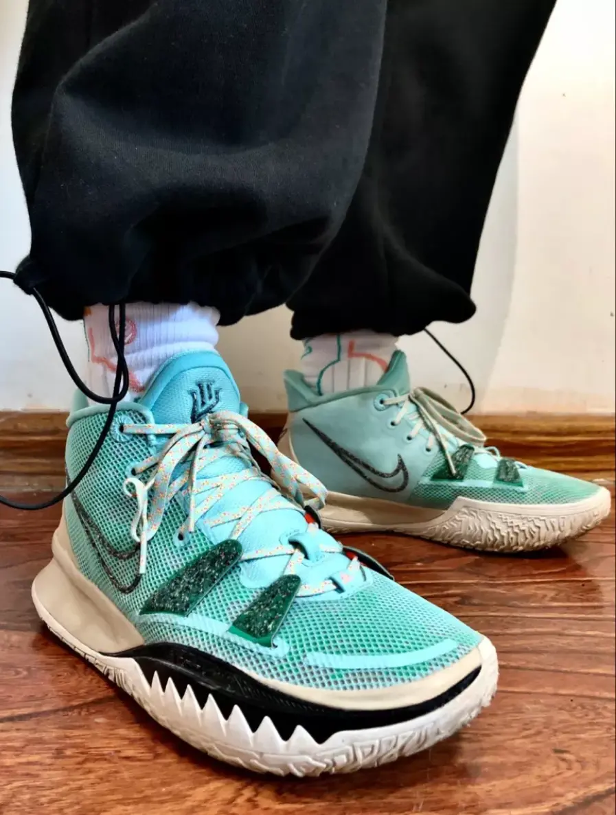 Alternative view of Giày Nike Kyrie 7 'Copa' CQ9326-402
