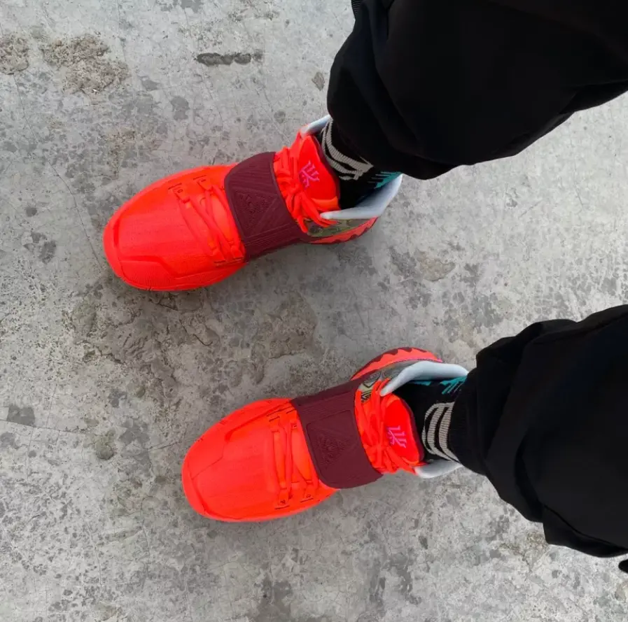 Alternative view of Giày Nike Kyrie 6 Preheat 'Berlin' CN9839-600