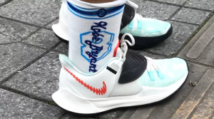 Alternative view of Giày Nike Kyrie Low 3 'Sail Team Orange' CJ1286-101