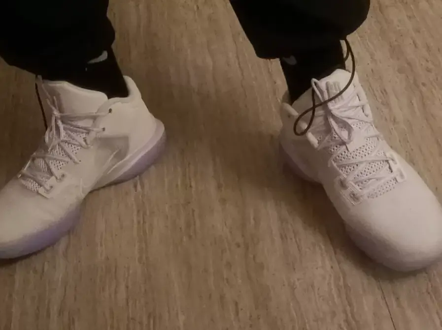 Alternative view of Giày Nike Kyrie Flytrap 4 'White Purple Pulse' CT1972-101