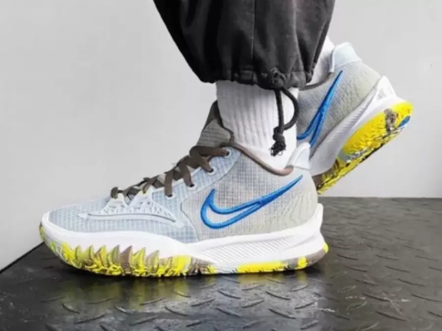 Alternative view of Giày Nike Kyrie Low 4 'Light Armory Blue' CW3985-400