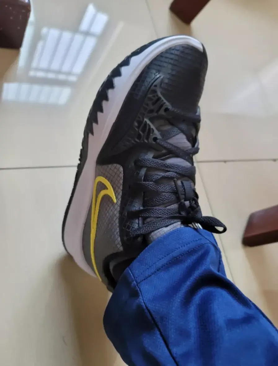 Giày Nike Kyrie Low 4 'Black Yellow White' CZ0105-001 - Ảnh 5