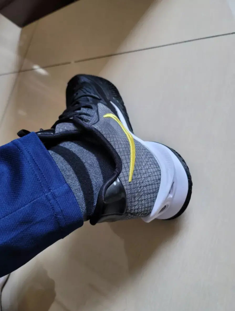Giày Nike Kyrie Low 4 'Black Yellow White' CZ0105-001 - Ảnh 4