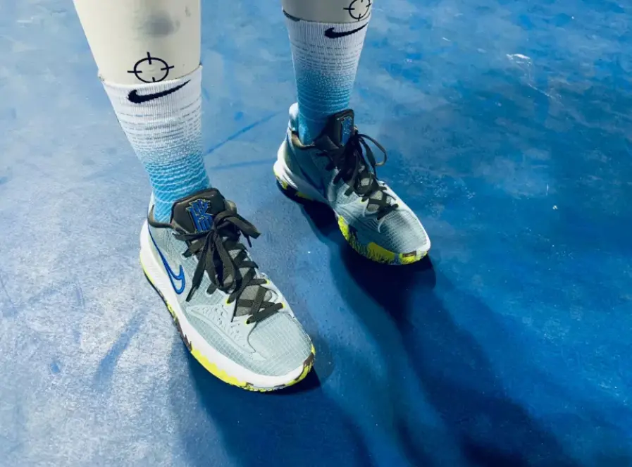 Alternative view of Giày Nike Kyrie Low 4 EP 'Light Armory Blue' CZ0105-400