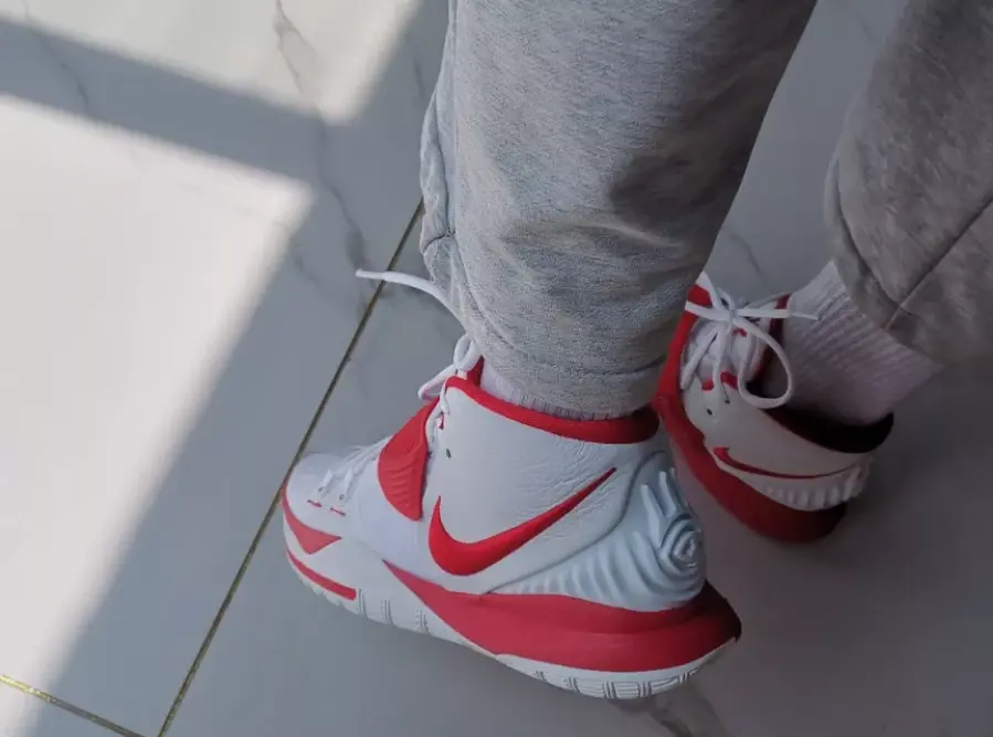 Alternative view of Giày Nike Kyrie 6 'White University Red' CZ4938-100