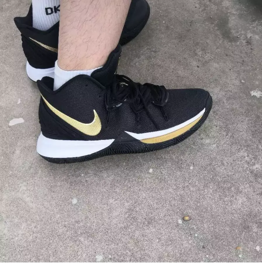 Giày Nike Kyrie 5 'Black Metallic Gold' AO2918-007 - Ảnh 4