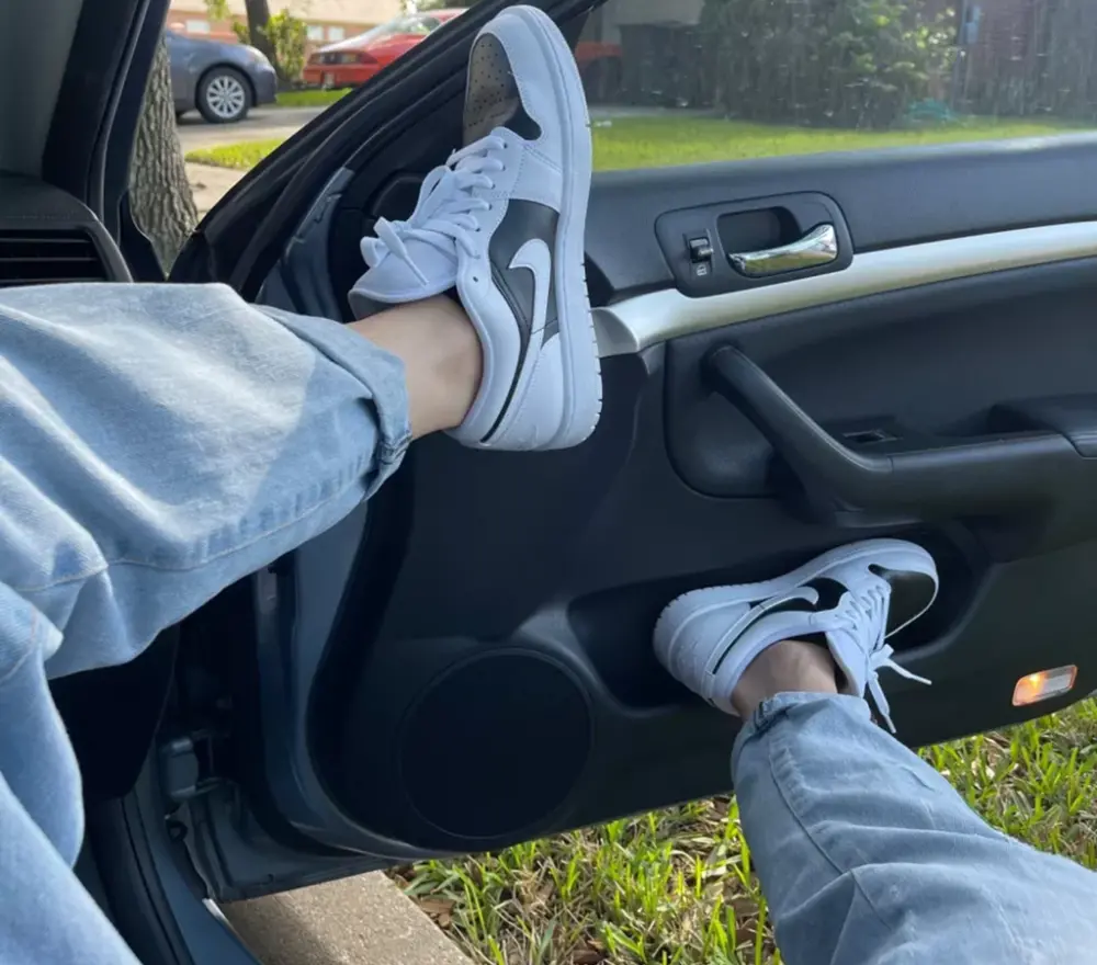 Alternative view of Giày Nike Air Jordan 1 Low 'Panda' DC0774-100