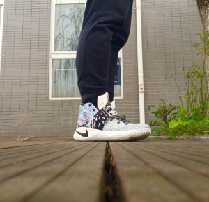 Alternative view of Giày Nike Kyrie 2 'Effect' 819583-901