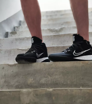 Alternative view of Giày Nike Kyrie Flytrap 4 'Black White' CT1972-001