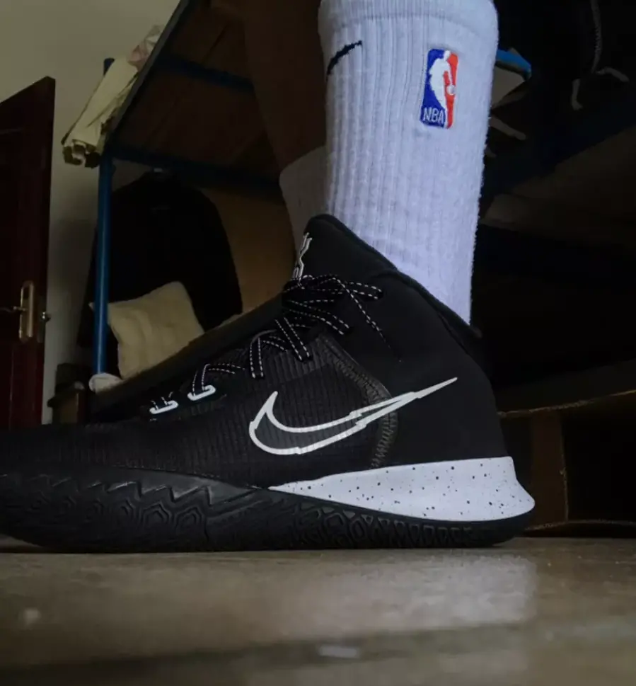 Giày Nike Kyrie Flytrap 4 'Black White' CT1972-001 - Ảnh 3