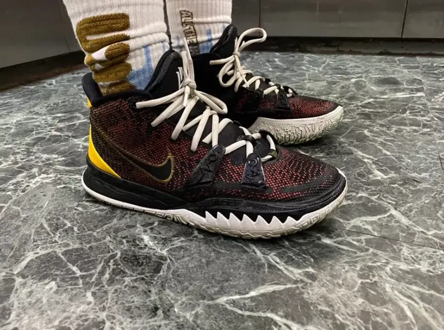 Alternative view of Giày Nike Kyrie 7 'Roswell Rayguns' CQ9326-003