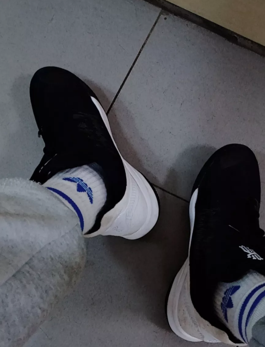 Giày Nike Kyrie Flytrap 2 GS 'Black White' AQ3412-001 - Ảnh 5