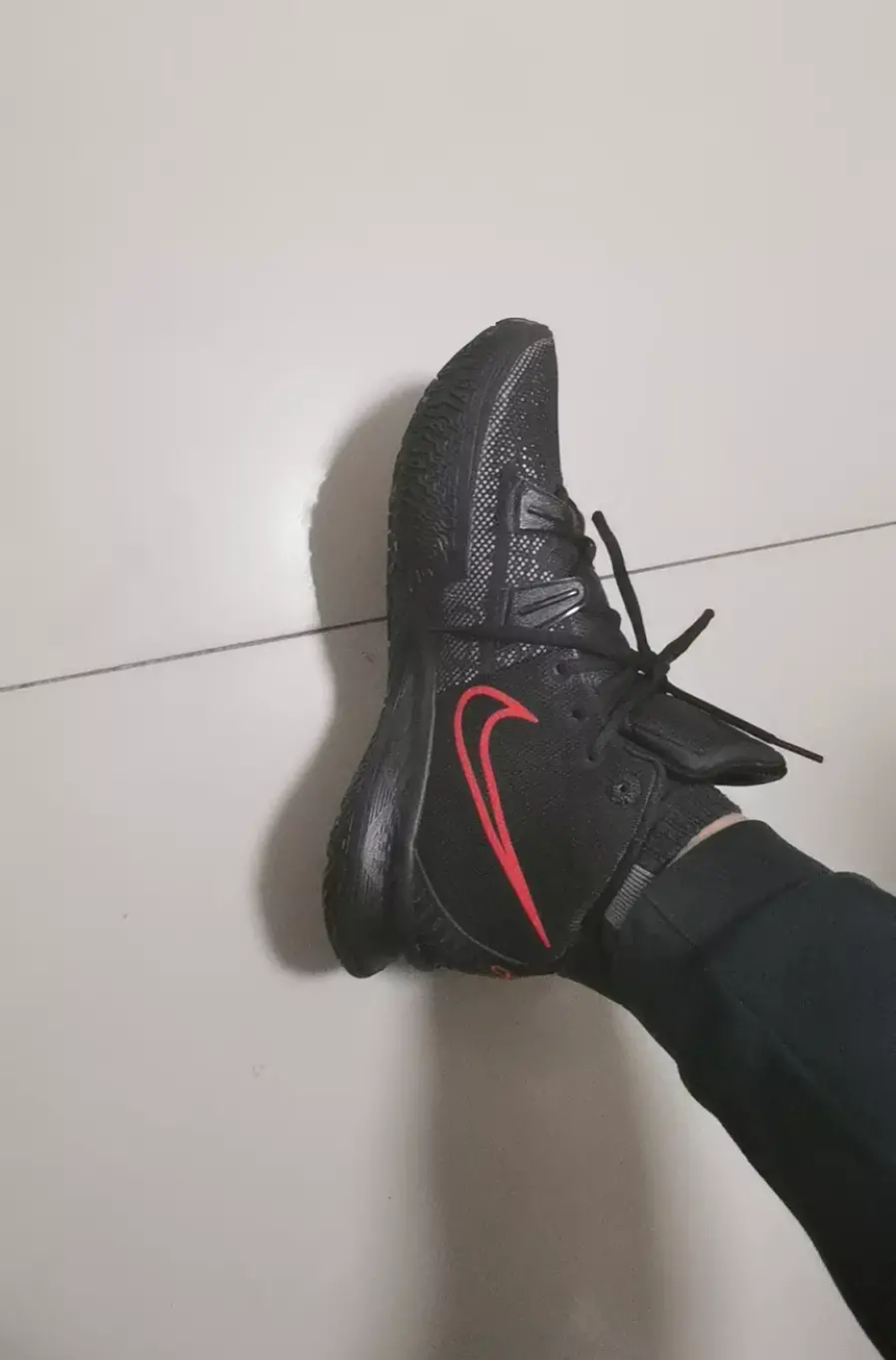Alternative view of Giày Nike Kyrie 7 'Bred' CQ9326-001