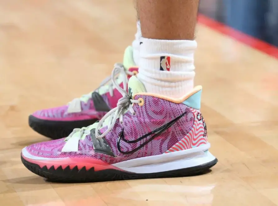Alternative view of Giày Nike Kyrie 7 'Creator' DC0588-601