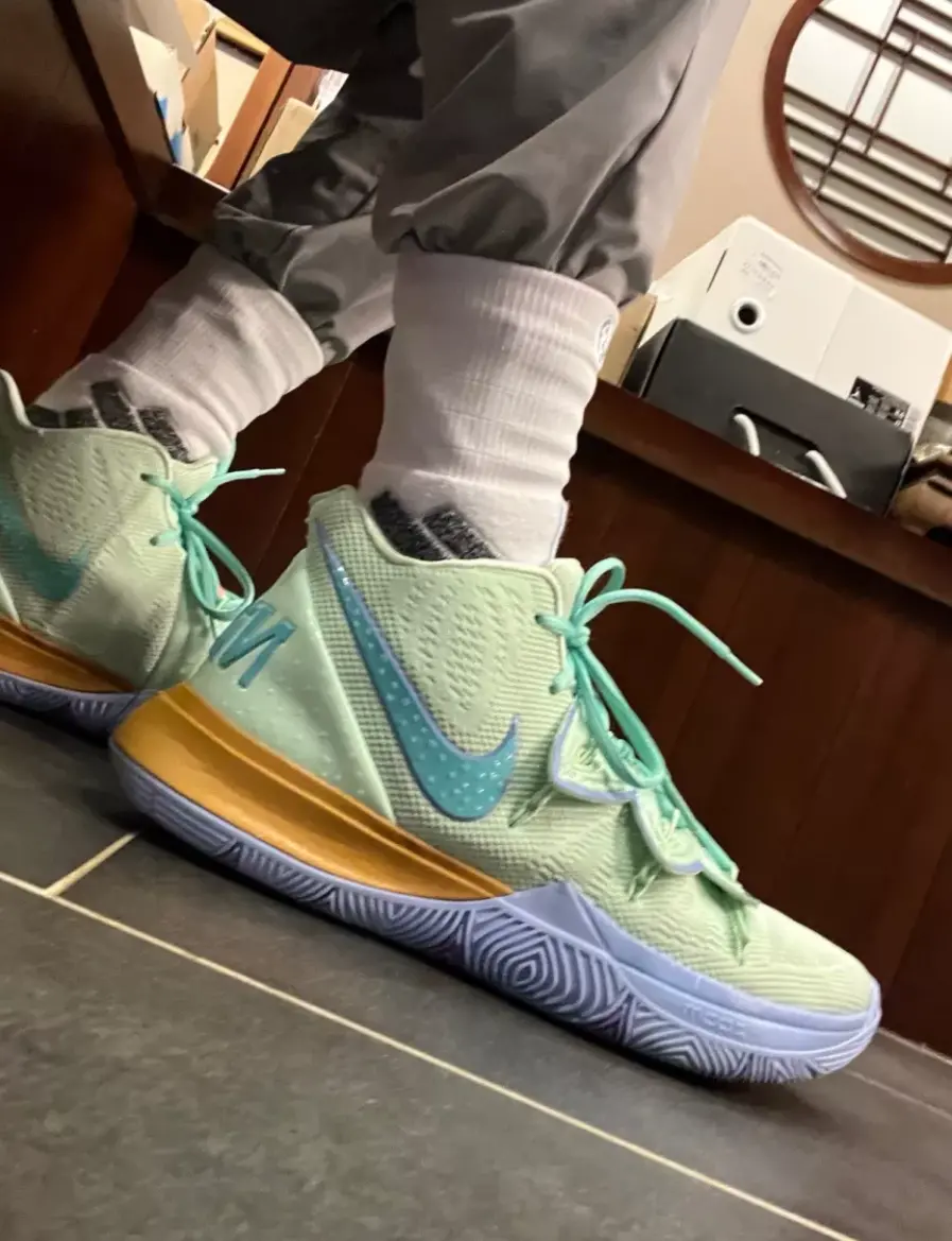 Giày Nike Kyrie 5 'Spongebob Squidward' CJ6950-300 - Ảnh 3