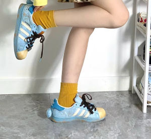 Alternative view of Giày Adidas Superstar 'Melting Sadness CNY Blue' GY7012