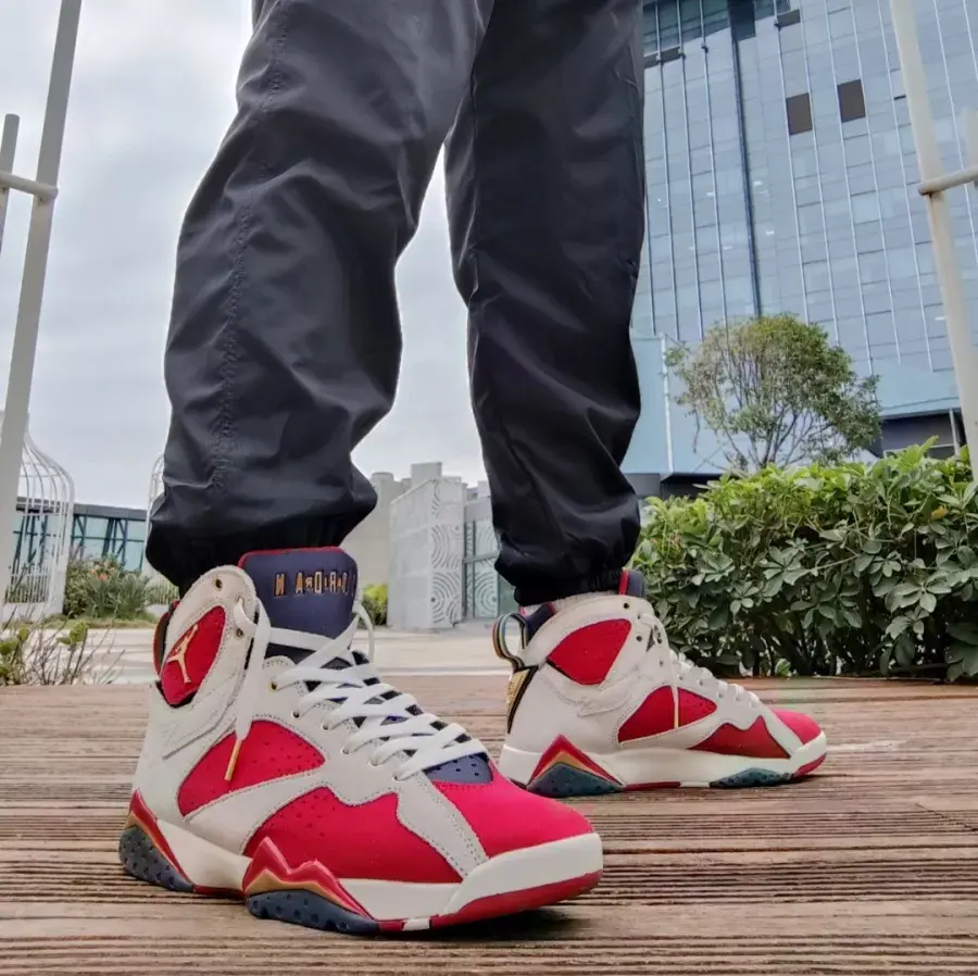 Alternative view of Giày Nike Air Jordan 7 Retro x Trophy Room 'New Sheriff in Town' DM1195-474