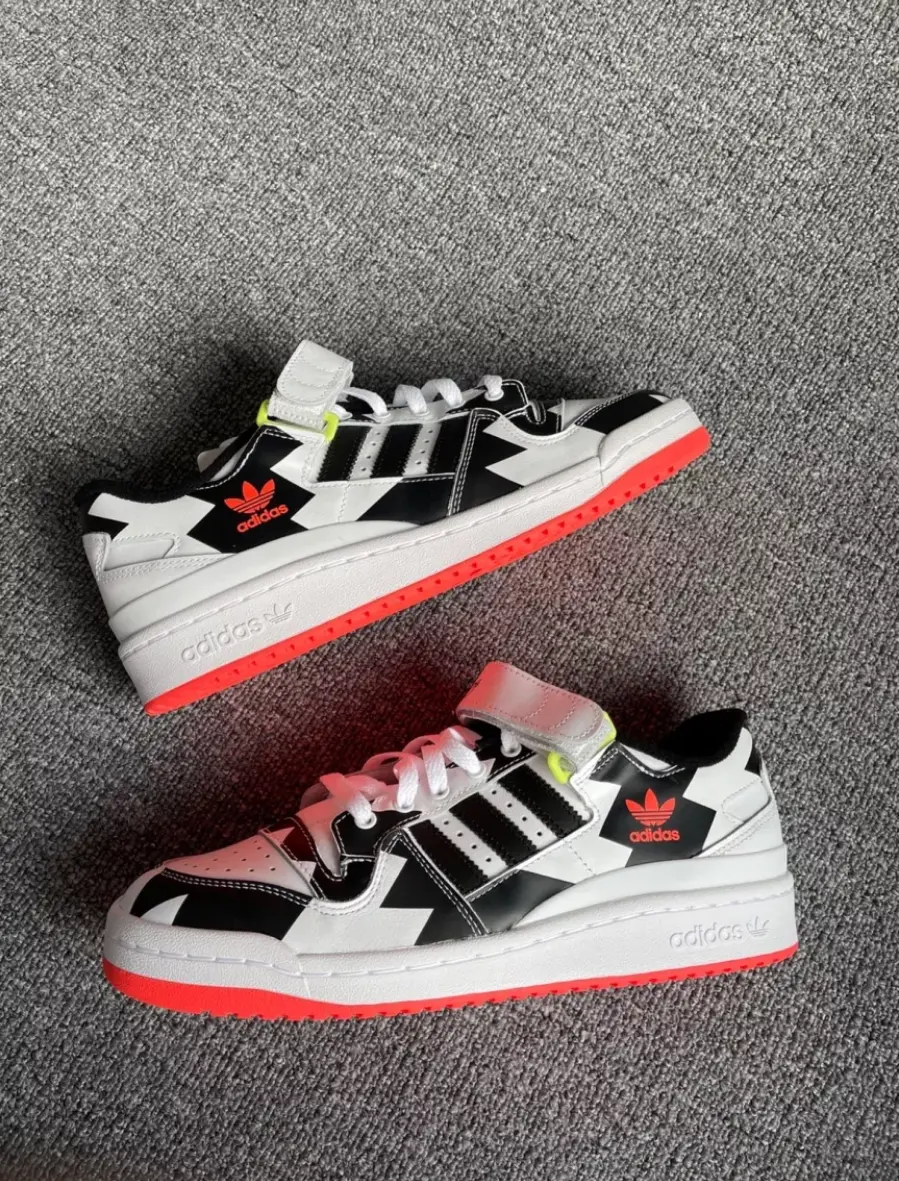 Alternative view of Giày Adidas Trae Young x Adidas Forum Low ‘So So Def’ GX6128