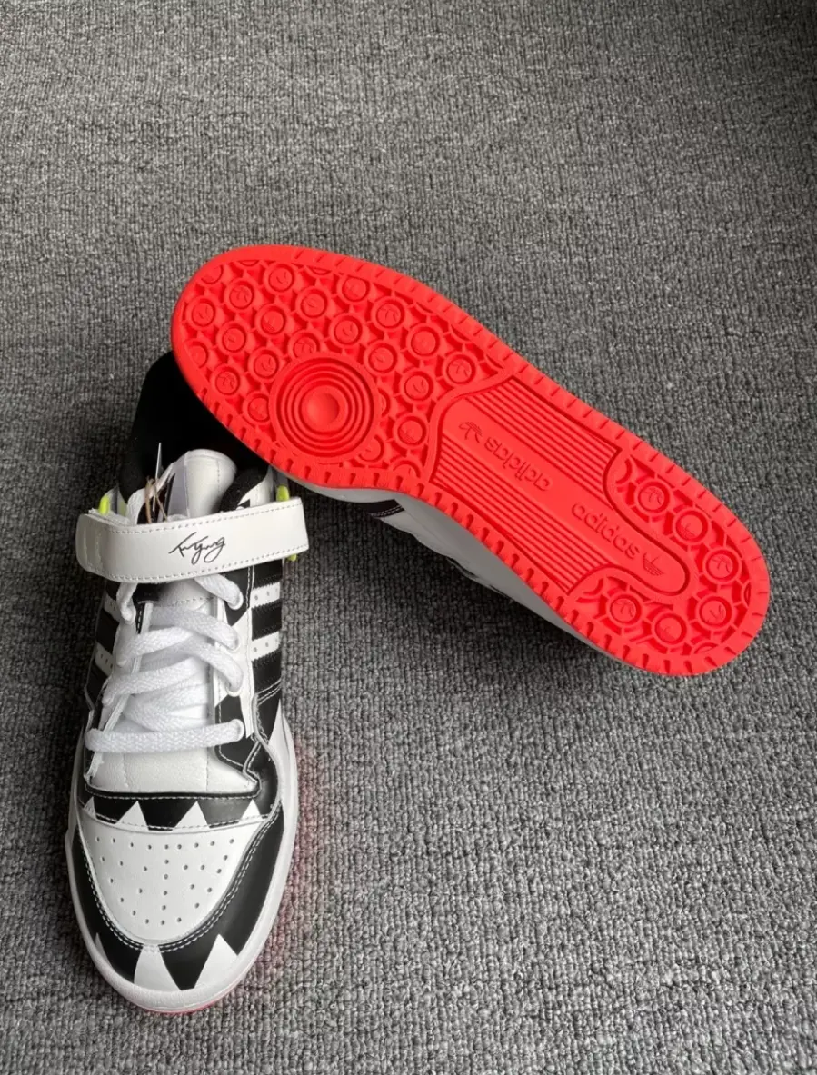 Giày Adidas Trae Young x Adidas Forum Low ‘So So Def’ GX6128 - Ảnh 3