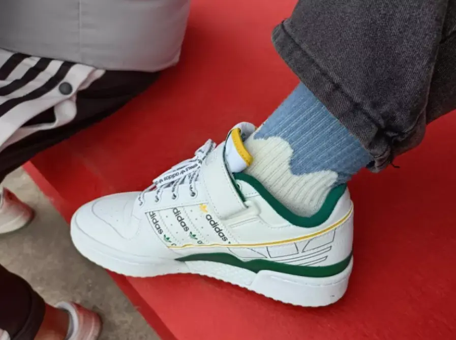 Alternative view of Giày Adidas Originals Forum Low 'White Green' GX3001
