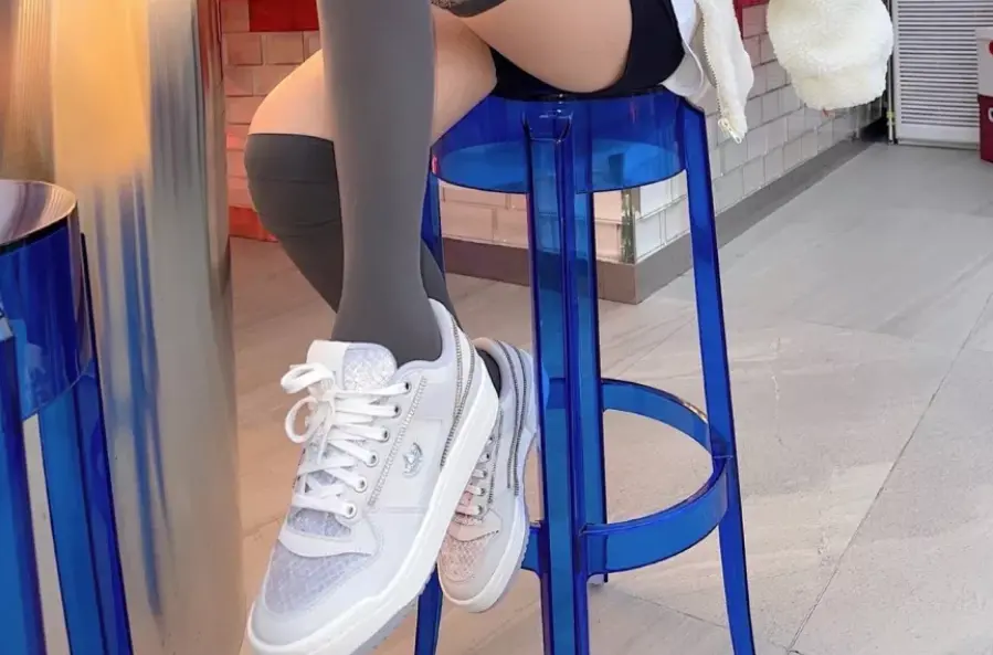 Alternative view of Giày Adidas Wmns Forum Bold 'Glow Grey' GW6211