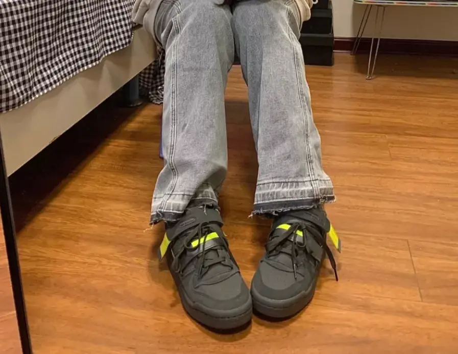 Alternative view of Giày Adidas Forum Low Strap Cinder GX3657