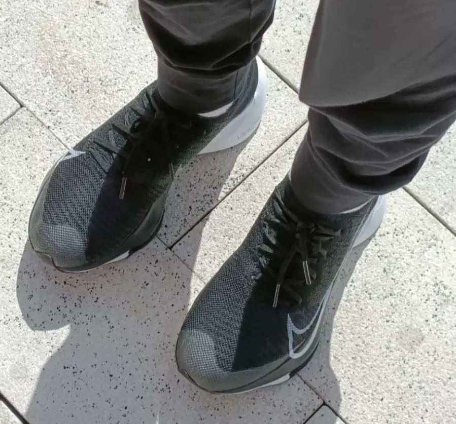 Alternative view of Giày Nike Air Zoom Tempo NEXT% Flyknit 'Black White' CI9923-005