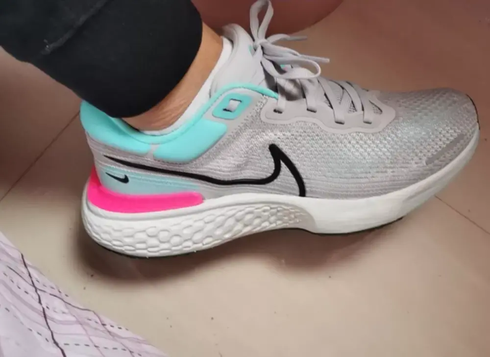 Alternative view of Giày Nike ZoomX Invincible Run Flyknit 'Grey Fog Dynamic Turquoise' CT2228-003