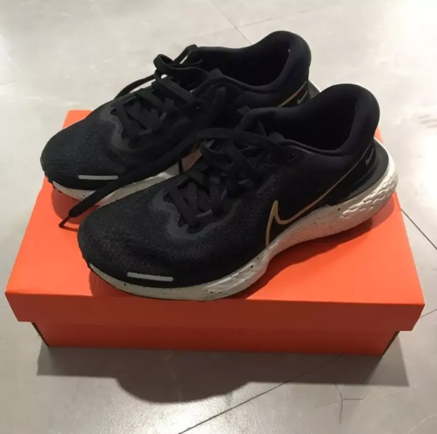 Giày Nike ZoomX Invincible Run Flyknit 'Black Metallic Gold' CT2229-004 - Ảnh 5
