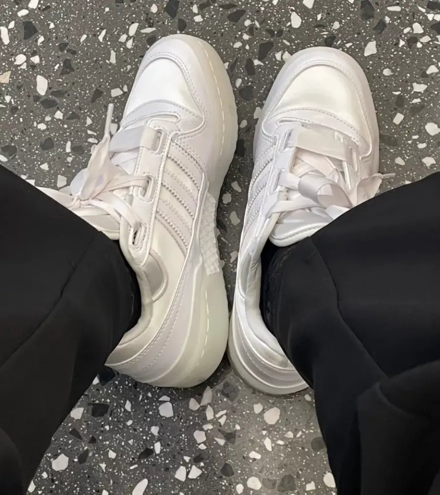 Alternative view of Giày Adidas Forum Satin Low J 'Triple White' H68194