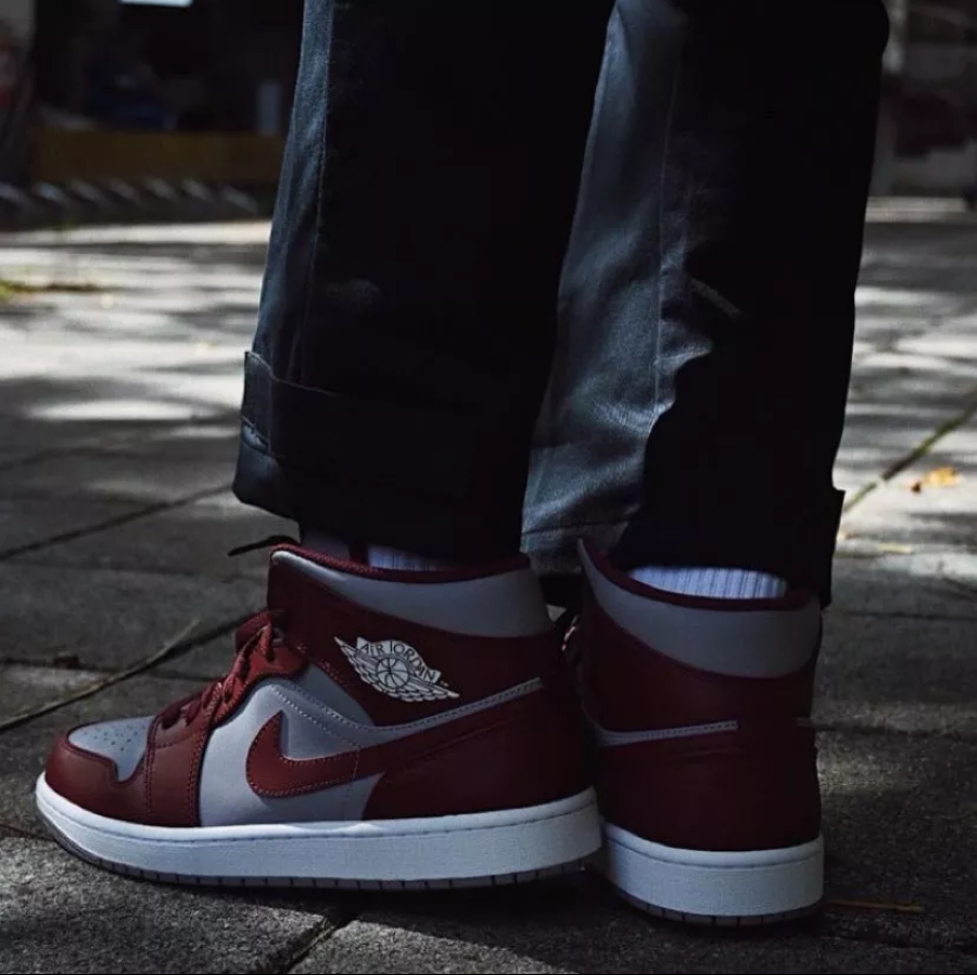 Giày Nike Air Jordan 1 Mid 'Team Red' DQ8423-615 - Ảnh 4