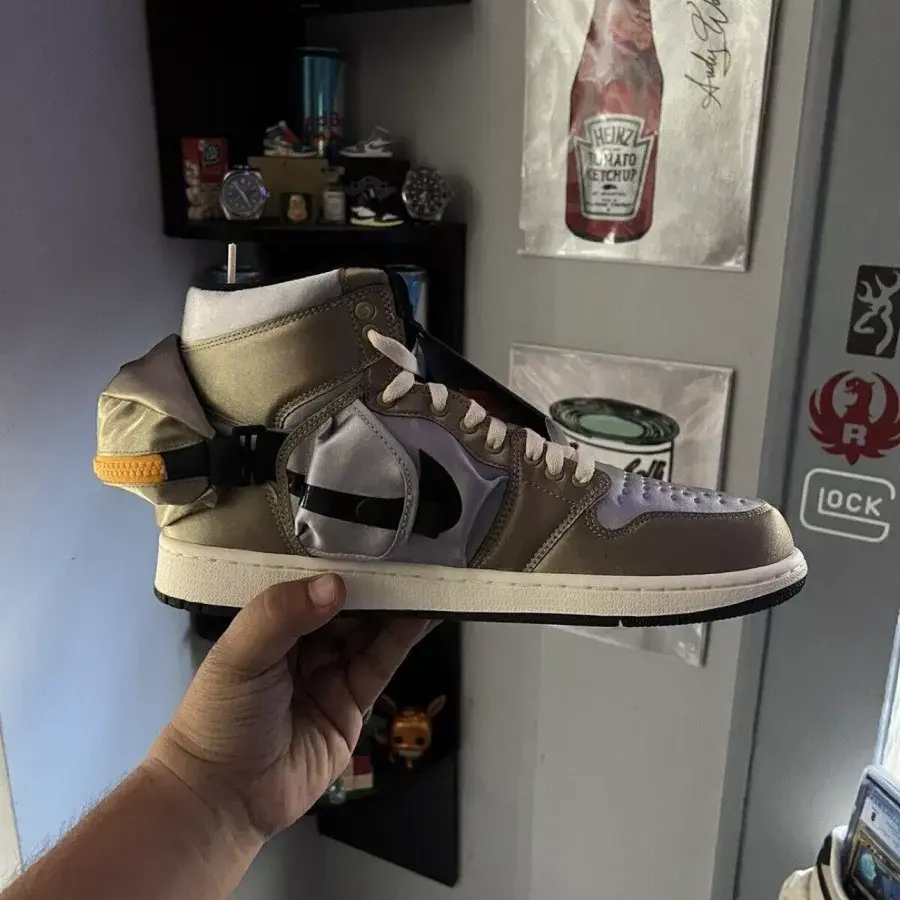 Alternative view of Giày Nike Air Jordan 1 Retro High OG SP Utility 'Neutral Olive' DO8727-200