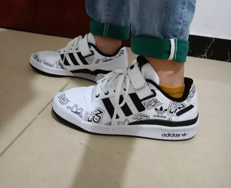 Alternative view of Giày Adidas Forum Low 'Stickers' GW4921