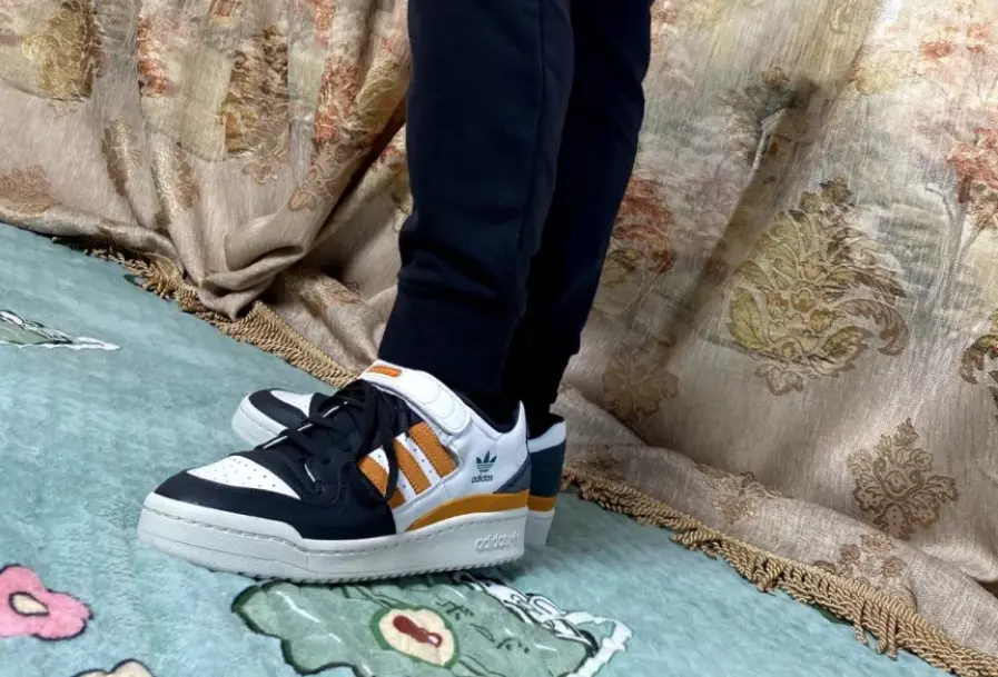 Alternative view of Giày Adidas Forum 84 'Cream Orange Green' GX2161