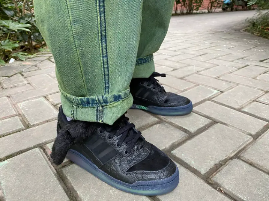Alternative view of Giày Adidas Forum Low 'Dark Witch' G55616
