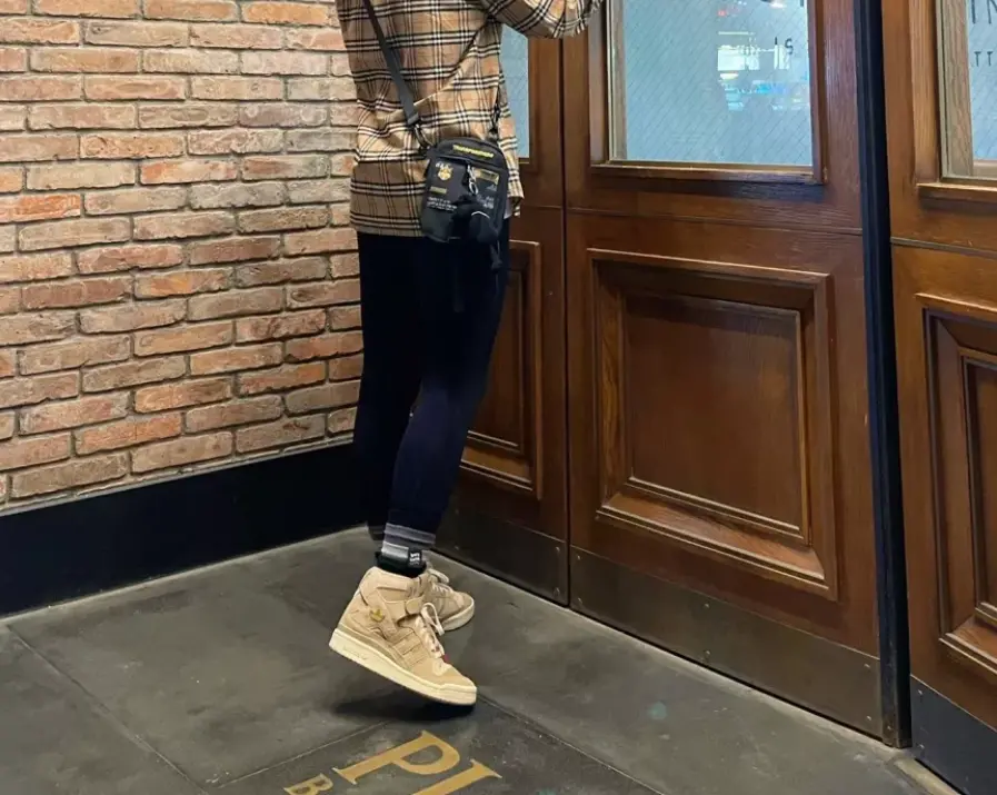 Alternative view of Giày Adidas Forum 84 High 'Beige' GZ8592