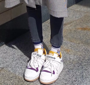 Alternative view of Giày Adidas Girls Are Awesome x Wmns Forum Low 'White Purple Beauty' GY2680