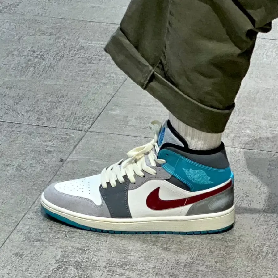 Alternative view of Giày Nike Air Jordan 1 Mid 'Exploration Unit' FB1870-161