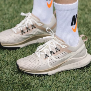 Alternative view of Giày Nike Wmns React Pegasus Trail 4 'Sanddrift' DZ2758-112