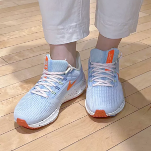 Alternative view of Giày Nike Air Zoom Pegasus 39 'Light Thistle Safety Orange' DX6047-181