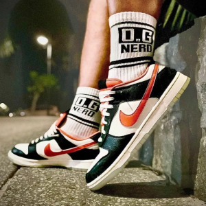 Alternative view of Giày Nike Dunk Low PRM GS 'Halloween' DO3806-100